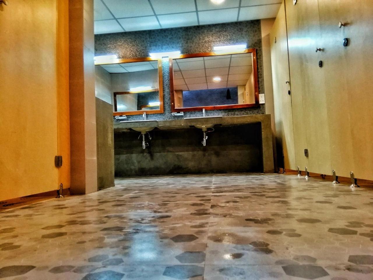 Hiriketiya Beach Hostels Dikwella Esterno foto