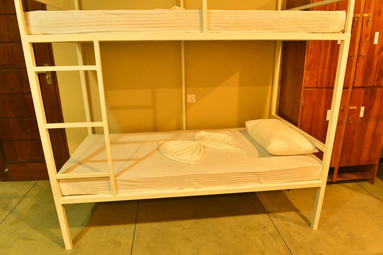 Hiriketiya Beach Hostels Dikwella Esterno foto